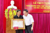 [NTVT] Người đàn ông xả thân cứu người trong cơn lũ được Chủ tịch nước truy tặng Huân chương Dũng cảm