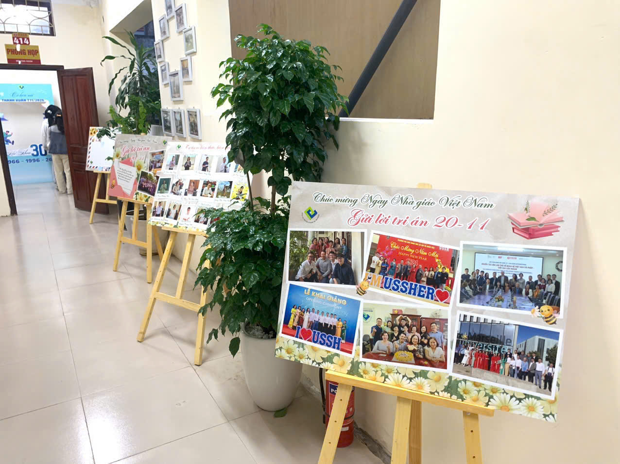 KHÔNG KHÍ HÂN HOAN TẠI VĂN PHÒNG KHOA – SẮC MÀU HƯỚNG TỚI NGÀY 20/11 VÀ LỄ KỶ NIỆM 80 NĂM TRUYỀN THỐNG - 30 NĂM THÀNH LẬP TRƯỜNG